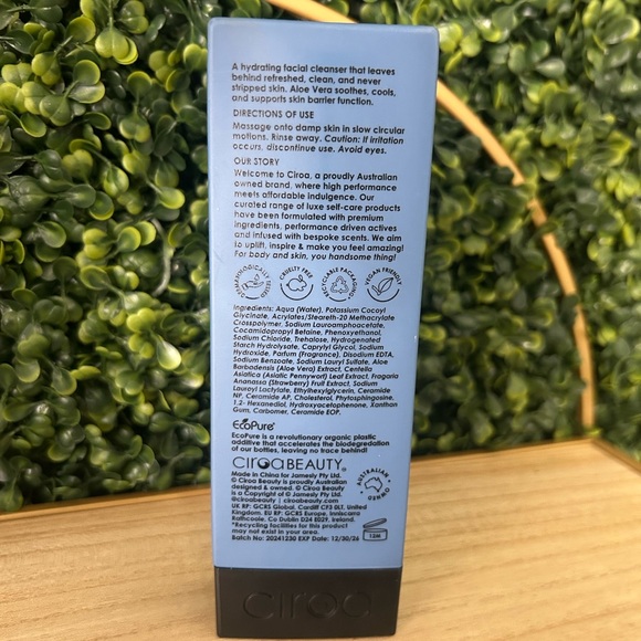 Ciroa Refreshing Facial Cleanser with Aloe Vera - Picture 3 of 3